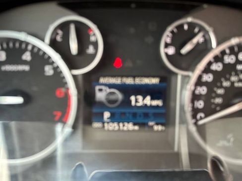 Used 2017 Toyota Tundra SR5 w/ SR5 Upgrade Package AWD/4WD image 12