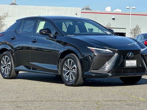 Used 2025 Lexus RZ 300e w/ Accessory Package (Z2) image 5