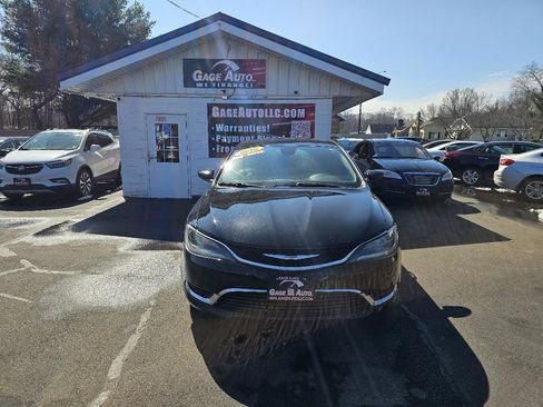 Used 2016 Chrysler 200 Limited w/ Convenience Group image 2