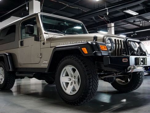 Used 2006 Jeep Wrangler Unlimited Rubicon w/ Security Group AWD/4WD image 2