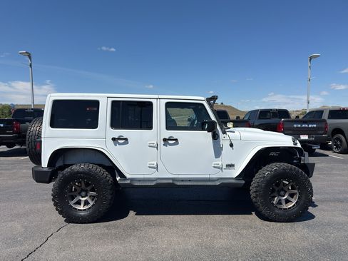 Used 2014 Jeep Wrangler Unlimited Sahara AWD/4WD image 4