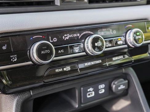 New 2025 Honda Pilot Touring image 20