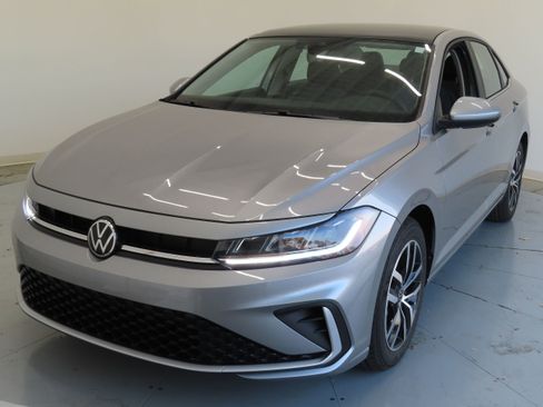 New 2026 Volkswagen Jetta SE image 9