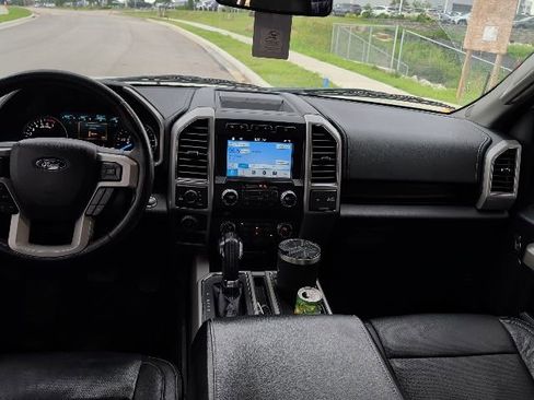 Used 2017 Ford F150 Lariat w/ Equipment Group 502A Luxury AWD/4WD image 12