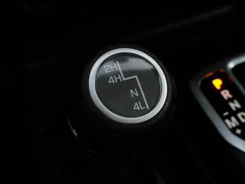 Used 2021 Jeep Wrangler Sport S image 29