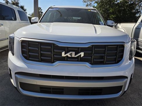 Used 2025 Kia Telluride S image 2