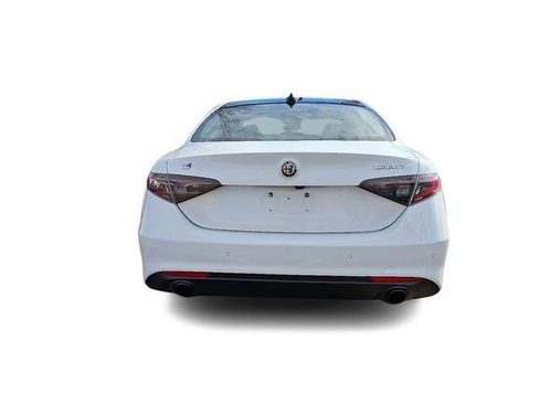 Used 2024 Alfa Romeo Giulia Ti AWD/4WD image 5