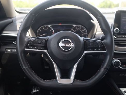 Certified 2025 Nissan Altima 2.5 SR FWD image 13