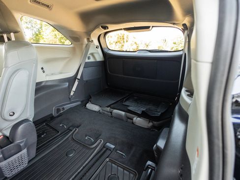 Used 2021 Toyota Sienna XLE w/ XLE Plus Package AWD/4WD image 29