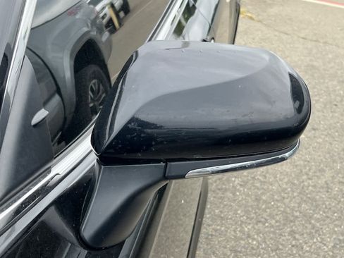 Used 2023 Toyota Camry SE FWD image 9