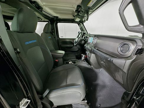 Used 2023 Jeep Wrangler Rubicon w/ Steel Bumper Group image 29