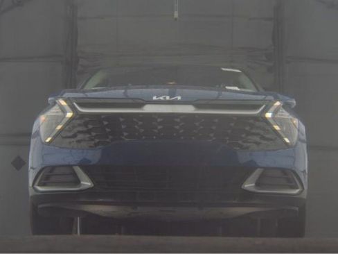 Used 2023 Kia Sportage EX image 4