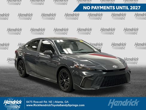 Used 2025 Toyota Camry SE w/ Convenience Package FWD image 1