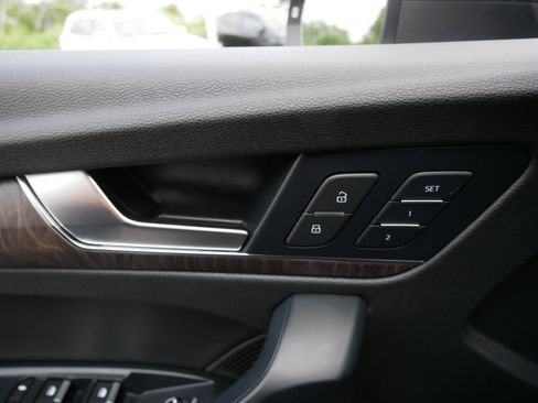 Used 2019 Audi Q5 Prestige w/ Prestige Package AWD/4WD image 17