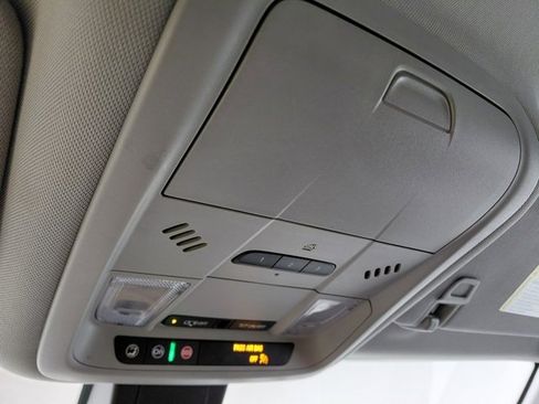 Certified 2024 GMC Terrain SLT image 35