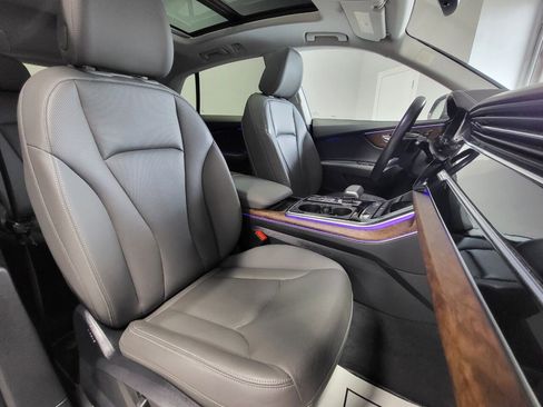 Used 2019 Audi Q8 Premium Plus image 21