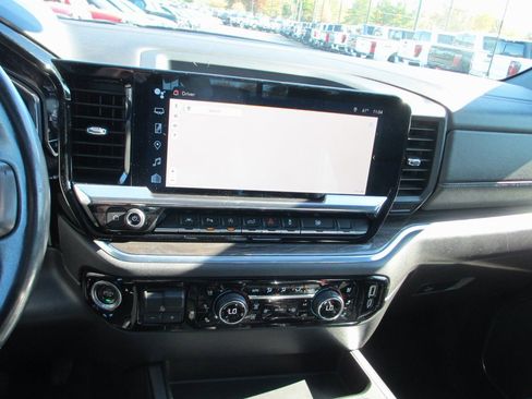 Certified 2022 Chevrolet Silverado 1500 LTZ w/ LTZ Premium Package image 30