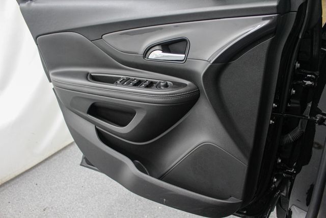 Used 2022 Buick Encore Preferred w/ Safety Package II FWD image 17