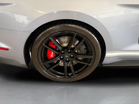 Used 2022 Ford Mustang Shelby GT500 w/ Technology Package RWD image 32