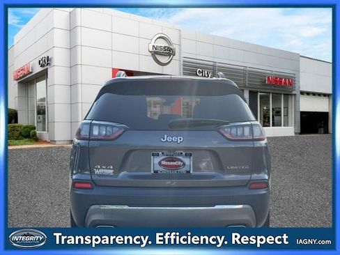 Used 2022 Jeep Cherokee Limited w/ Mopar Interior Package AWD/4WD image 6