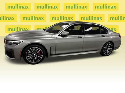 Used 2021 BMW 750i xDrive w/ Executive Package image 9