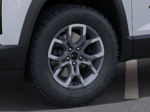 New 2026 Chevrolet Equinox ACTIV w/ Convenience Package III FWD image 9