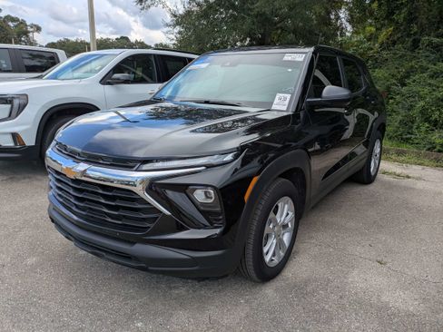 Used 2026 Chevrolet TrailBlazer LS w/ LS Convenience Package FWD image 3