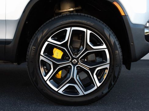 Used 2022 Rivian R1T Launch Edition image 47