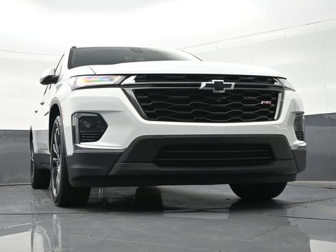 Used 2023 Chevrolet Traverse RS image 35