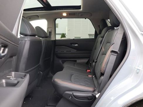 New 2026 Nissan Pathfinder Platinum AWD/4WD image 31