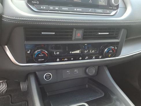 Used 2023 Nissan Rogue SV w/ SV Premium B Package AWD/4WD image 22