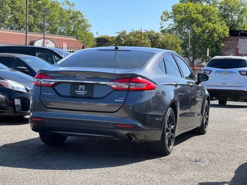 Used 2017 Ford Fusion SE image 6