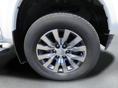 Used 2023 Toyota Tacoma Limited AWD/4WD image 11