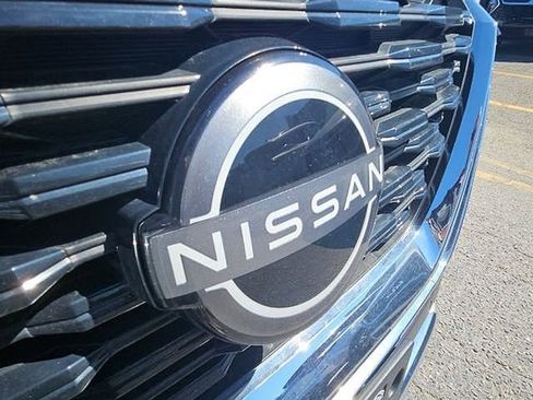 Certified 2023 Nissan Rogue Platinum AWD/4WD image 16