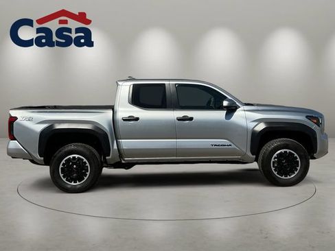 Used 2024 Toyota Tacoma TRD Off-Road AWD/4WD image 7