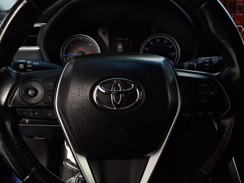 Certified 2021 Toyota Venza LE w/ Carpet Mat Package (TMS) image 11