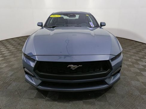 Used 2025 Ford Mustang Coupe image 4