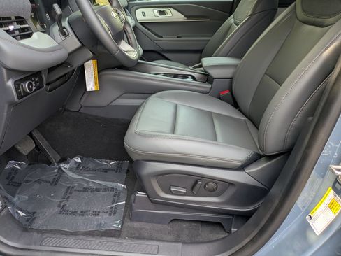 New 2026 Ford Explorer Active w/ Active Comfort Package RWD image 11