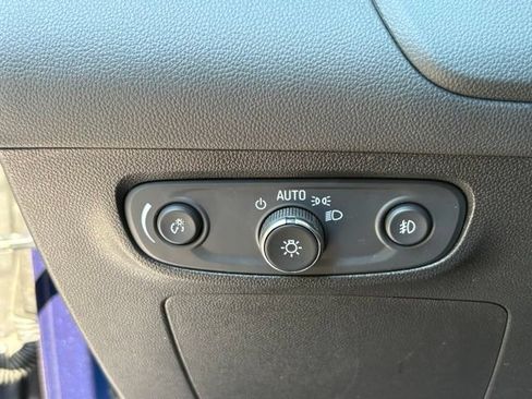 Used 2023 Buick Encore GX Preferred w/ Cold Weather Comfort Package AWD/4WD image 29