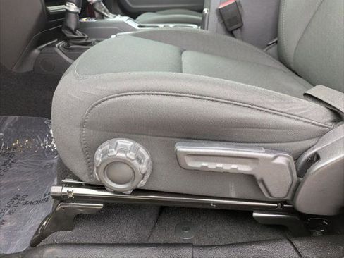 Used 2021 Jeep Gladiator Sport image 19