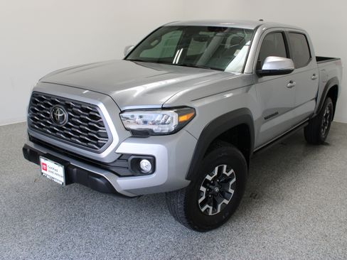 Used 2021 Toyota Tacoma TRD Off-Road AWD/4WD image 2