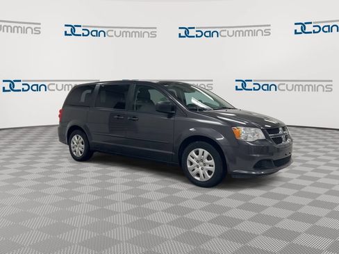 Used 2017 Dodge Grand Caravan SE w/ Power Window Group FWD image 2