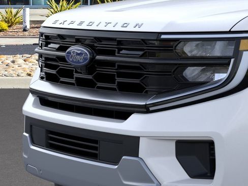 New 2026 Ford Expedition Max Platinum image 17