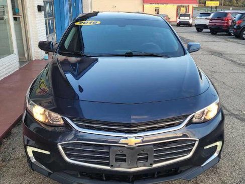 Used 2016 Chevrolet Malibu LT image 2
