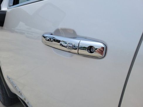 Used 2024 GMC Sierra 2500 Denali Ultimate image 10