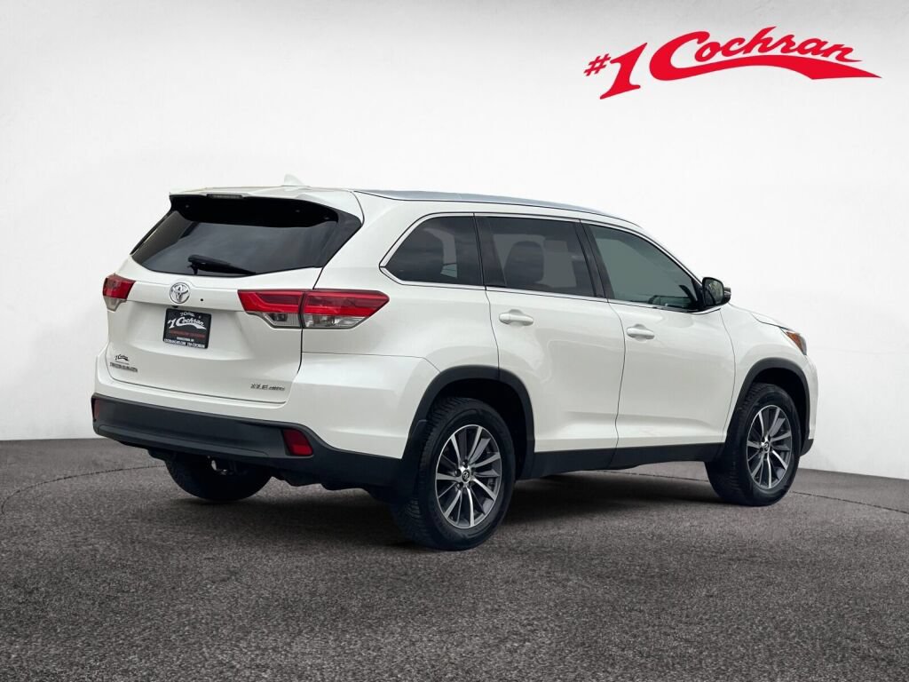Used 2019 Toyota Highlander XLE AWD/4WD image 31