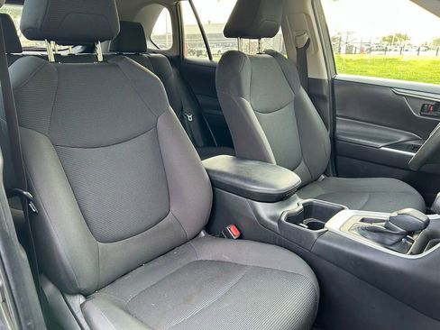 Used 2023 Toyota RAV4 LE FWD image 15