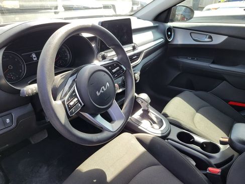 Certified 2022 Kia Forte LXS FWD image 10