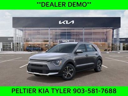 New 2025 Kia Niro LX