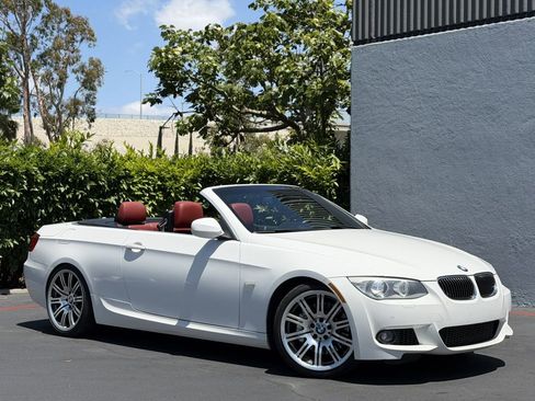 Used 2013 BMW 335i Convertible RWD image 11